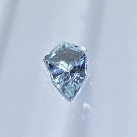Lichtblauwe fantasie geslepen aquamarijn