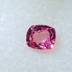 roze en rode Burma spinellen