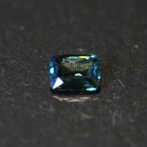 teal saffier