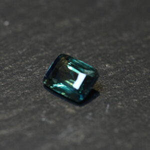 teal saffier