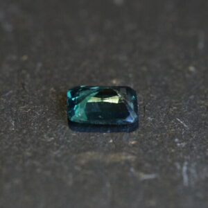 teal saffier