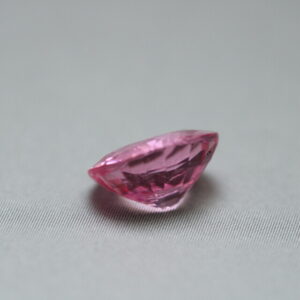 Roze spinel