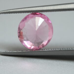 Roze spinel