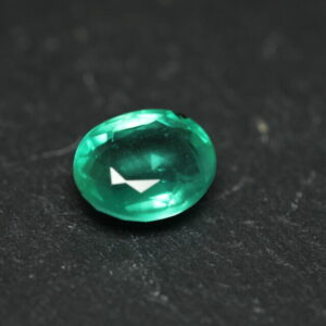 Groene Smaragd – 1,68 ct – Ovaal Geslepen – IGI Gecertificeerd (VS / Minor Oil)